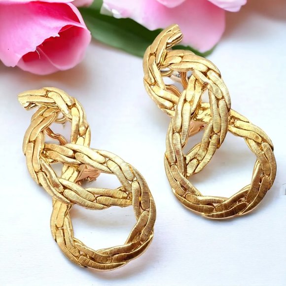 Authentic! Vintage Buccellati 18k Yellow Gold Knot Rope Coil Earrings - Picture 2 of 10